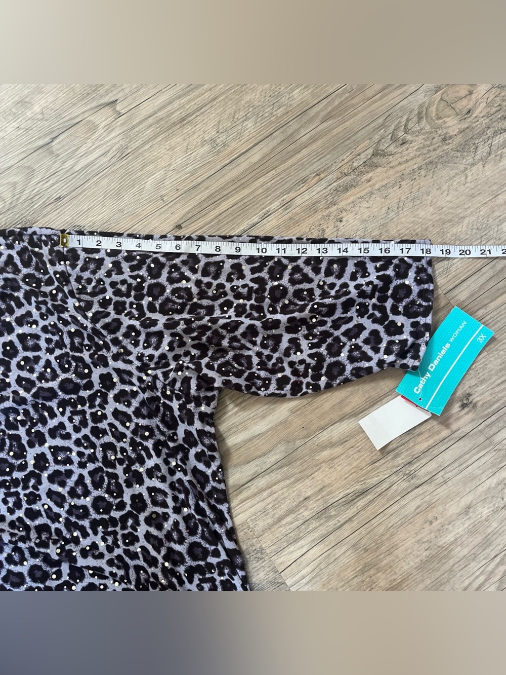 New Cathy Daniels 3X Leopard Print Sequin Blouse Keyhole Accent 3/4 Sleeve Top - Picture 9 of 11